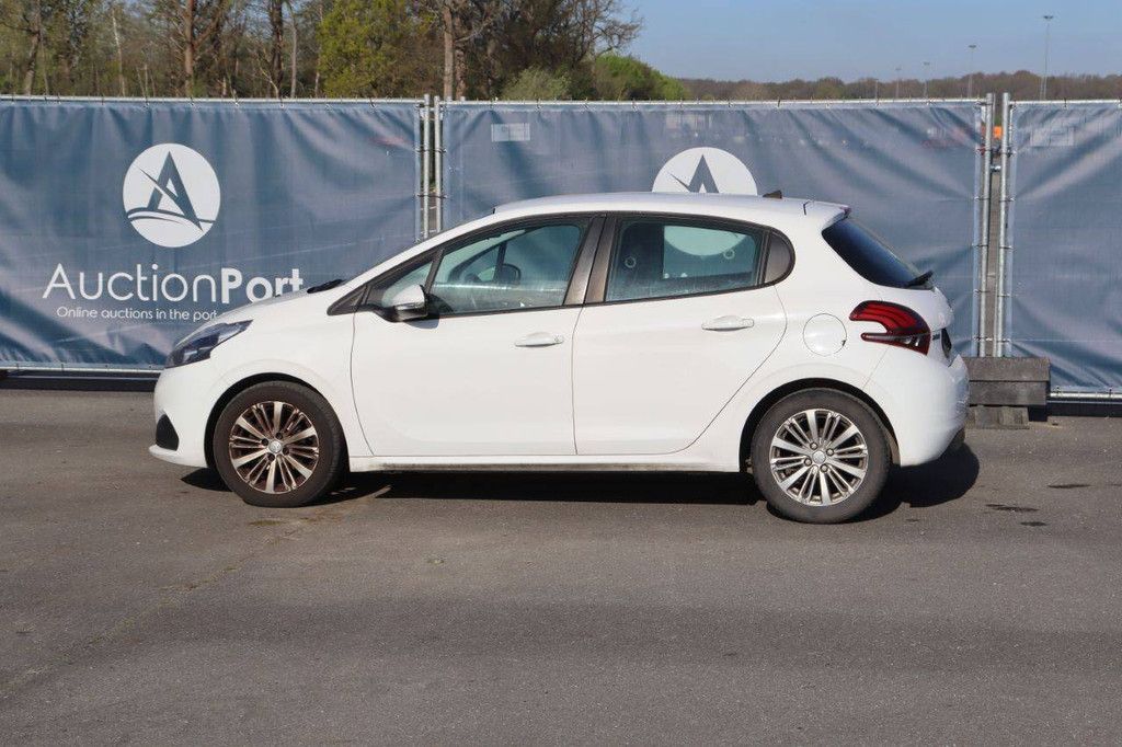 Pkw Peugeot 208 Benzin 82 PS 2019 (Marge)