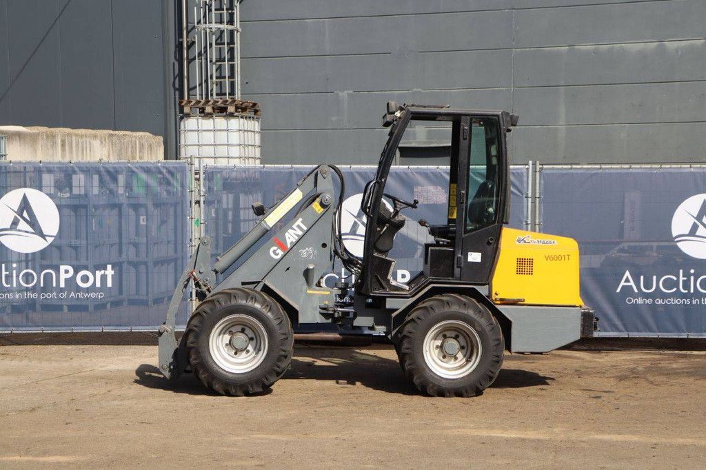 Wiellader Giant V6001T-CAB Diesel 44kW 2006