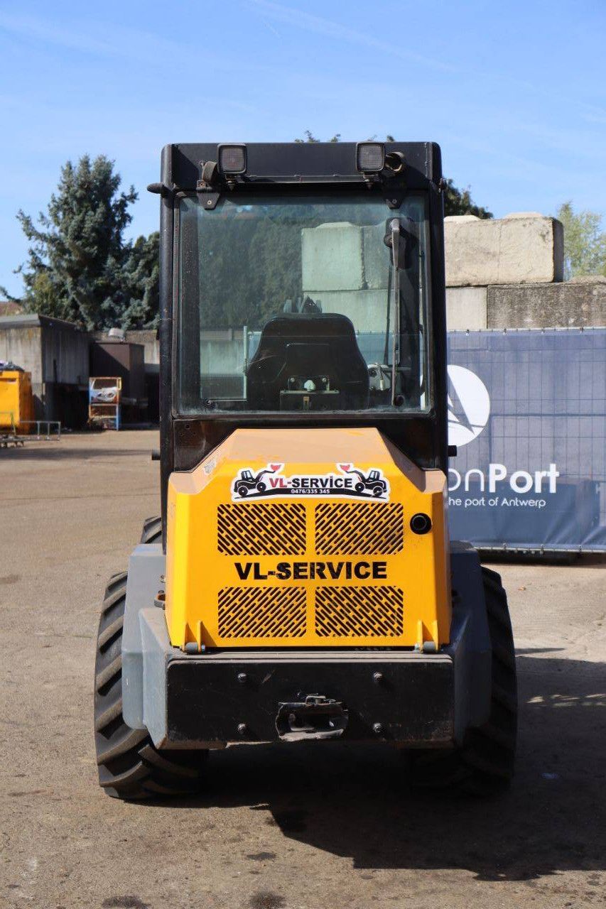 Wiellader Giant V6001T-CAB Diesel 44kW 2006