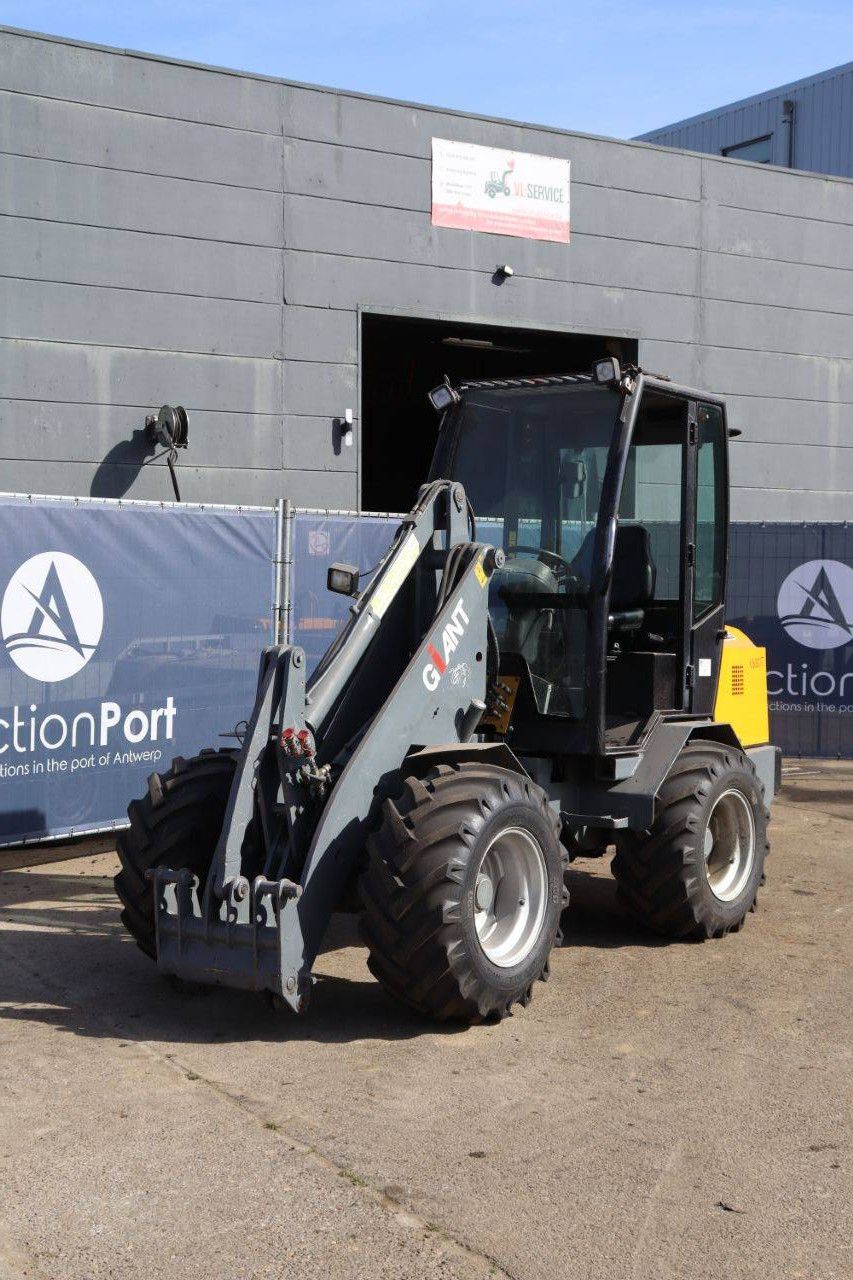 Wiellader Giant V6001T-CAB Diesel 44kW 2006