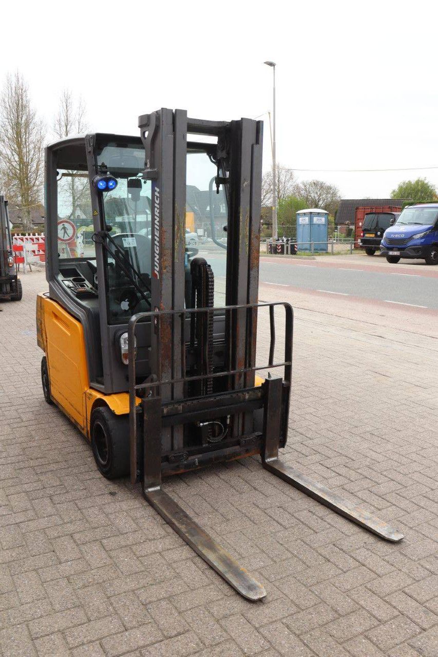 Gabelstapler Jungheinrich EFG 320 Elektro 2000kg 4,4m 2019