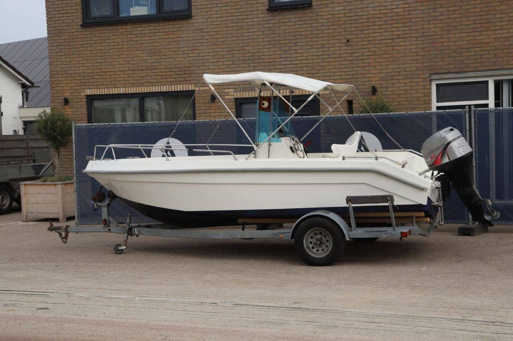 Console Boot Benzine Mariner 40pk 5.60m met Trailer (Marge)