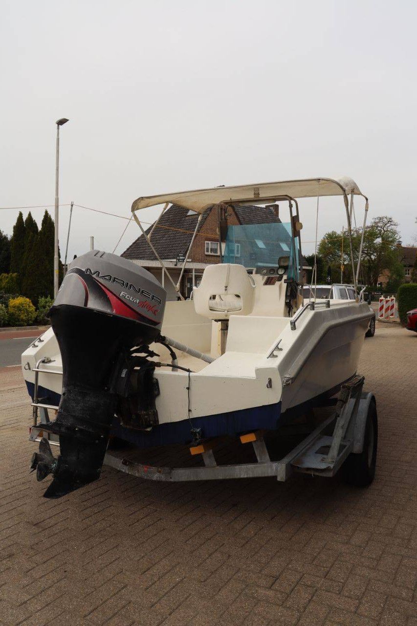 Console Boot Benzine Mariner 40pk 5.60m met Trailer (Marge)