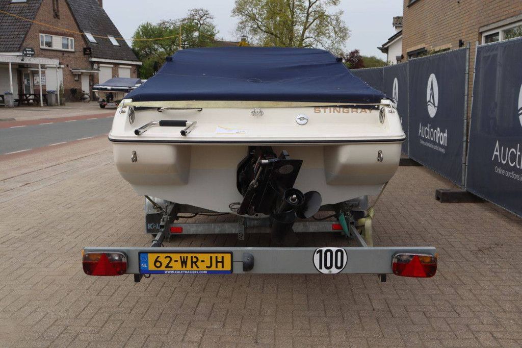 Schnellboot Stingray 180 GT Benzin 2000 mit Trailer 1800kg 2017 (Margin)