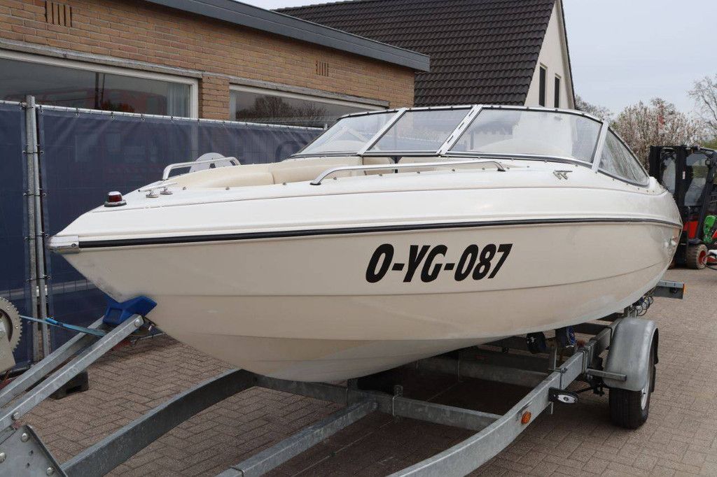 Schnellboot Stingray 180 GT Benzin 2000 mit Trailer 1800kg 2017 (Margin)