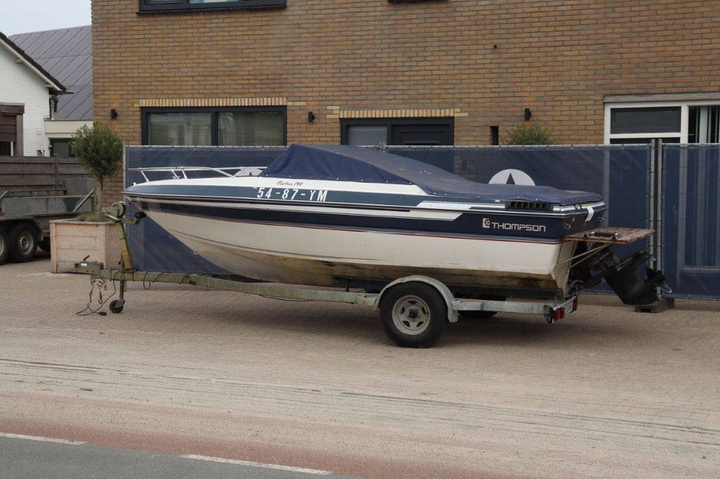 THOMPSON Cutlass 190 Petrol Speedboat 1988 with Trailer (Margin)