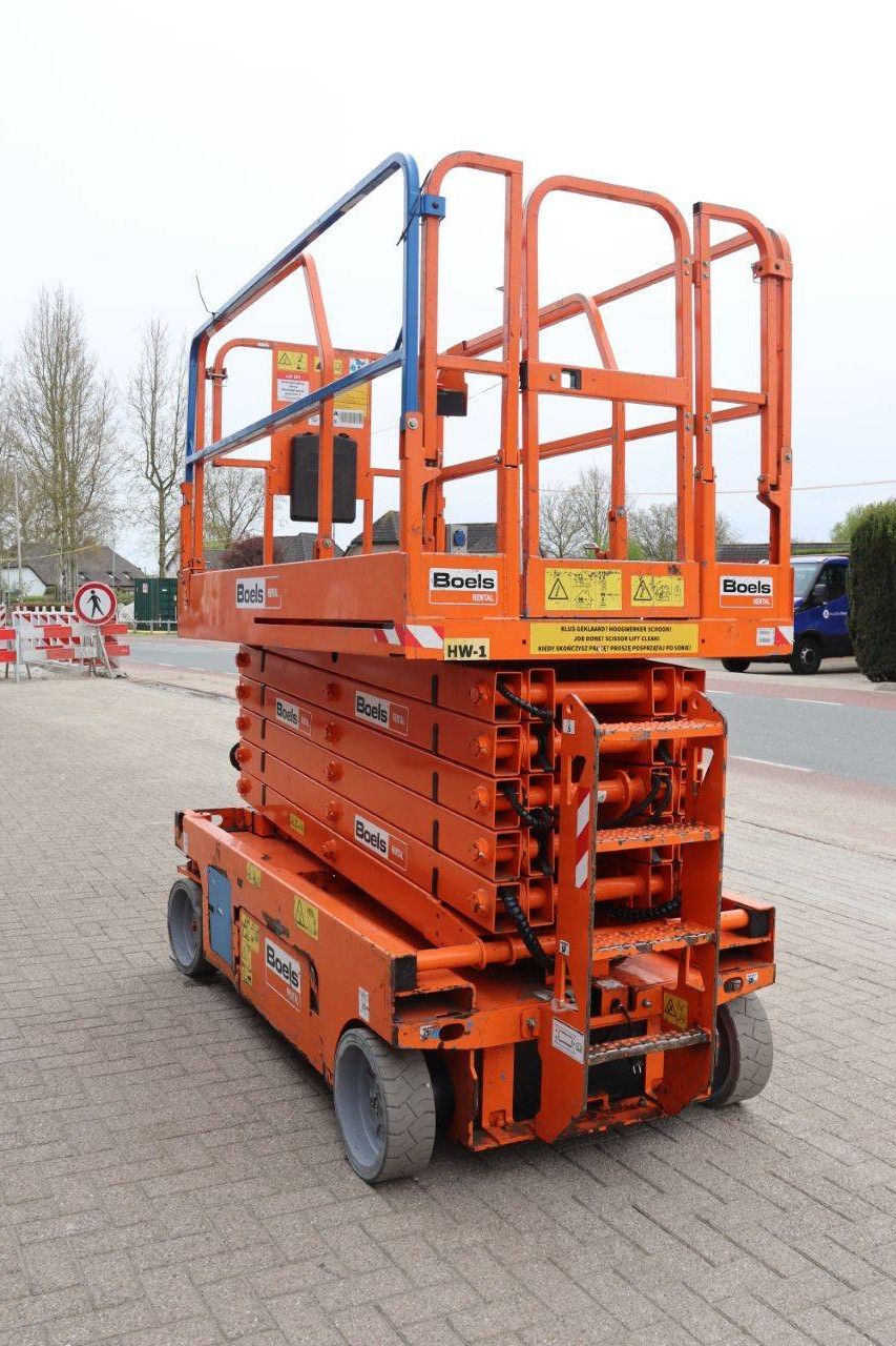 Genie GS-4047 Electric Scissor Lift 13.7m 2013
