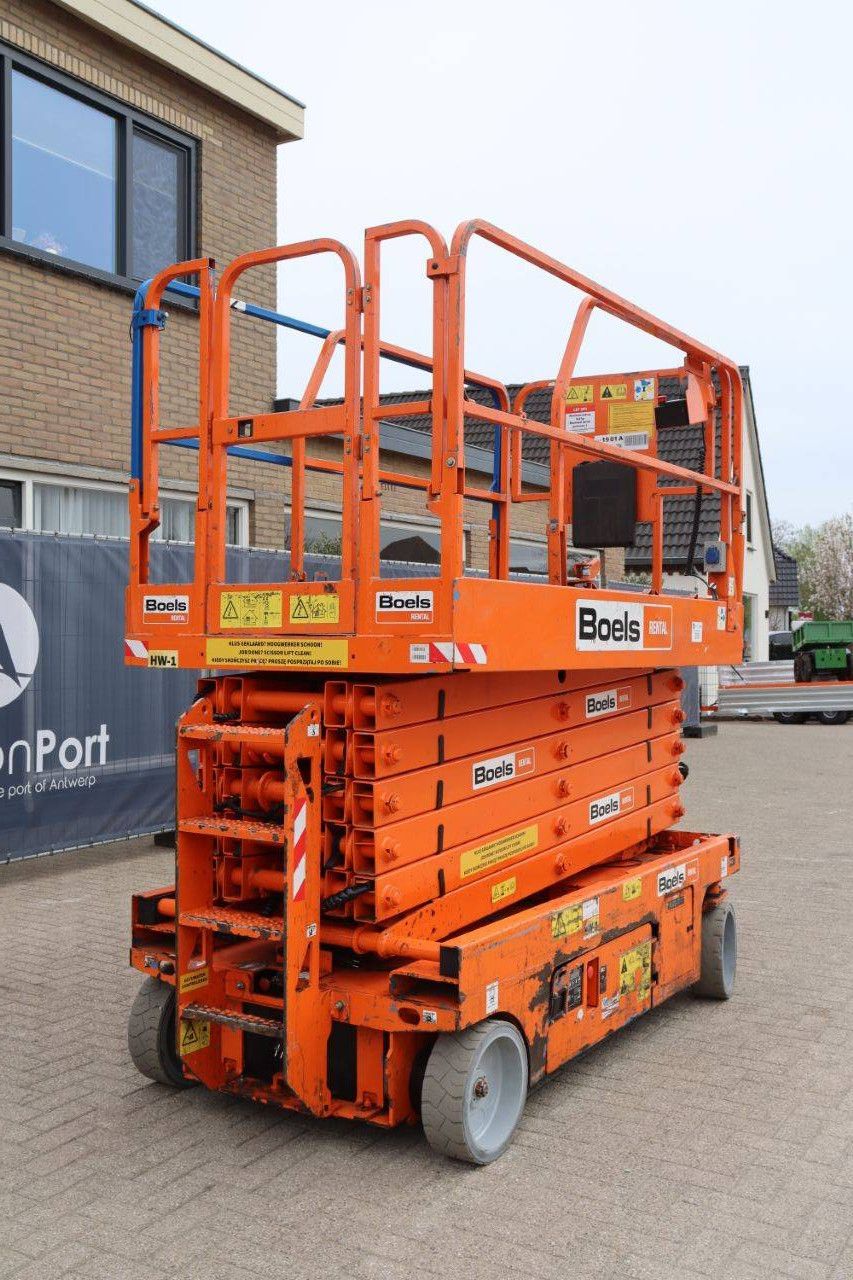 Genie GS-4047 Electric Scissor Lift 13.7m 2013