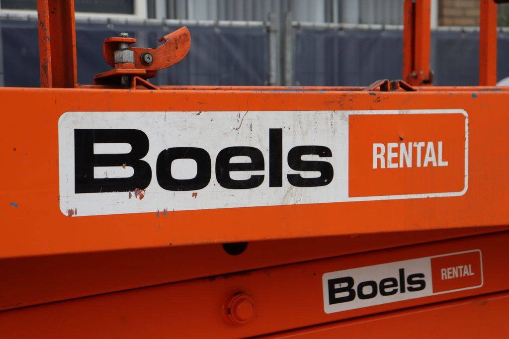 Genie GS-4047 Electric Scissor Lift 13.7m 2013