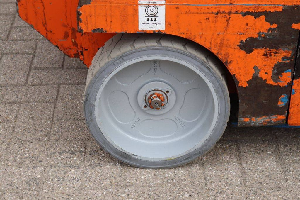 Genie GS-4047 Electric Scissor Lift 13.7m 2013