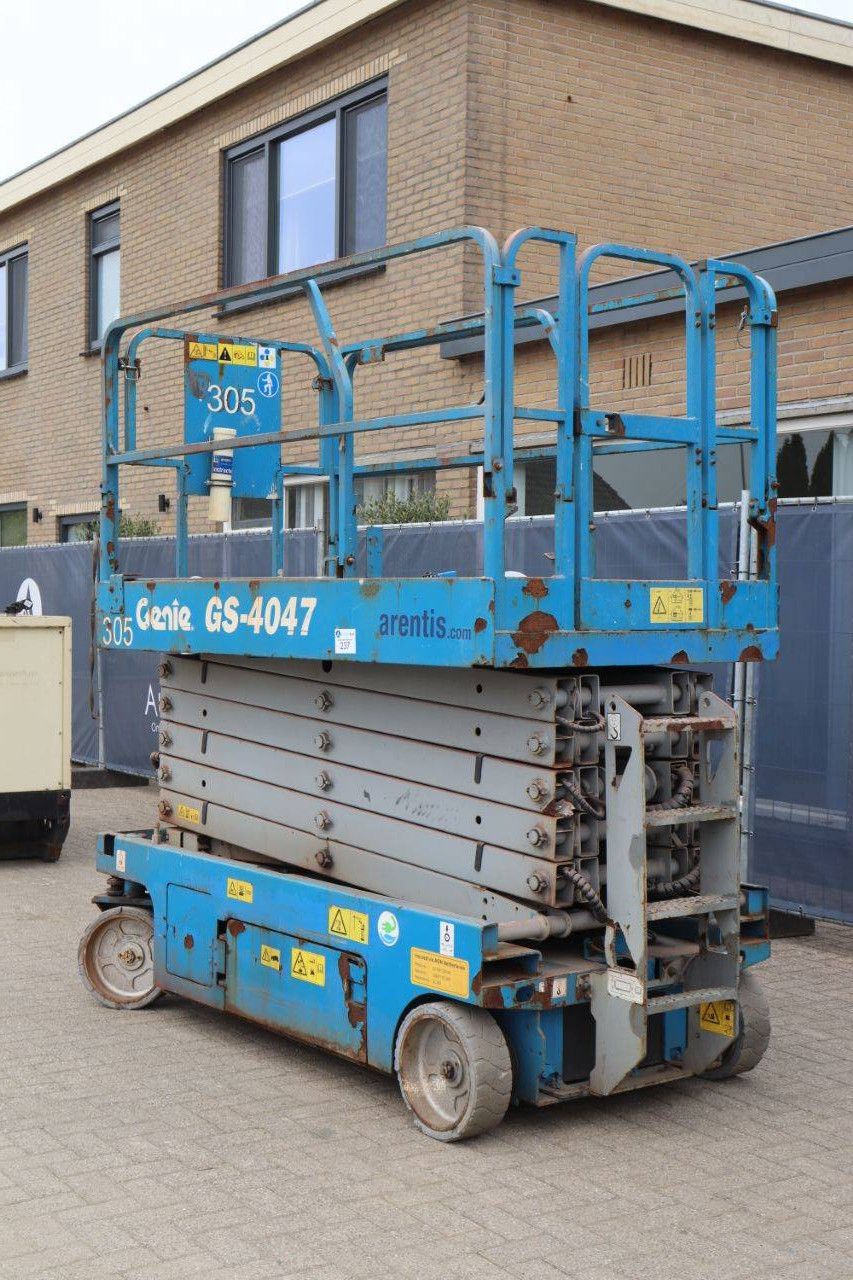 Genie GS-4047 Electric Scissor Lift 13.7m