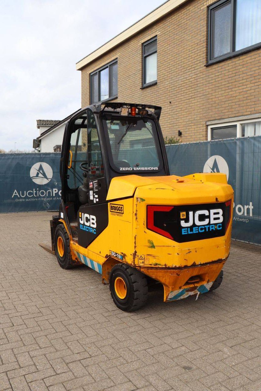 JCB 30-19E Elektrischer Teleskoplader 3000 kg 4 m 2021