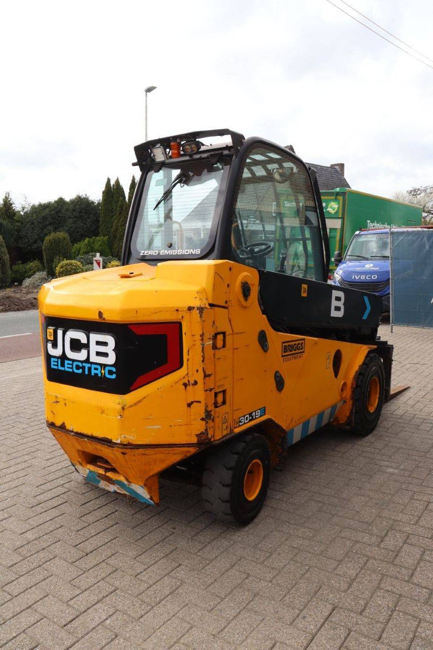 JCB 30-19E Elektrischer Teleskoplader 3000 kg 4 m 2021