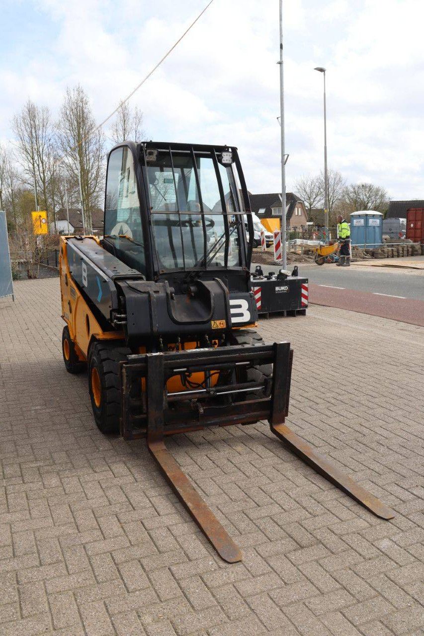 JCB 30-19E Elektrischer Teleskoplader 3000 kg 4 m 2021