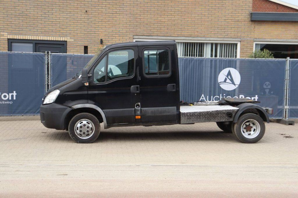 Fahrgestell mit Fahrerhaus Iveco 40C18 Diesel 177 PS 2007