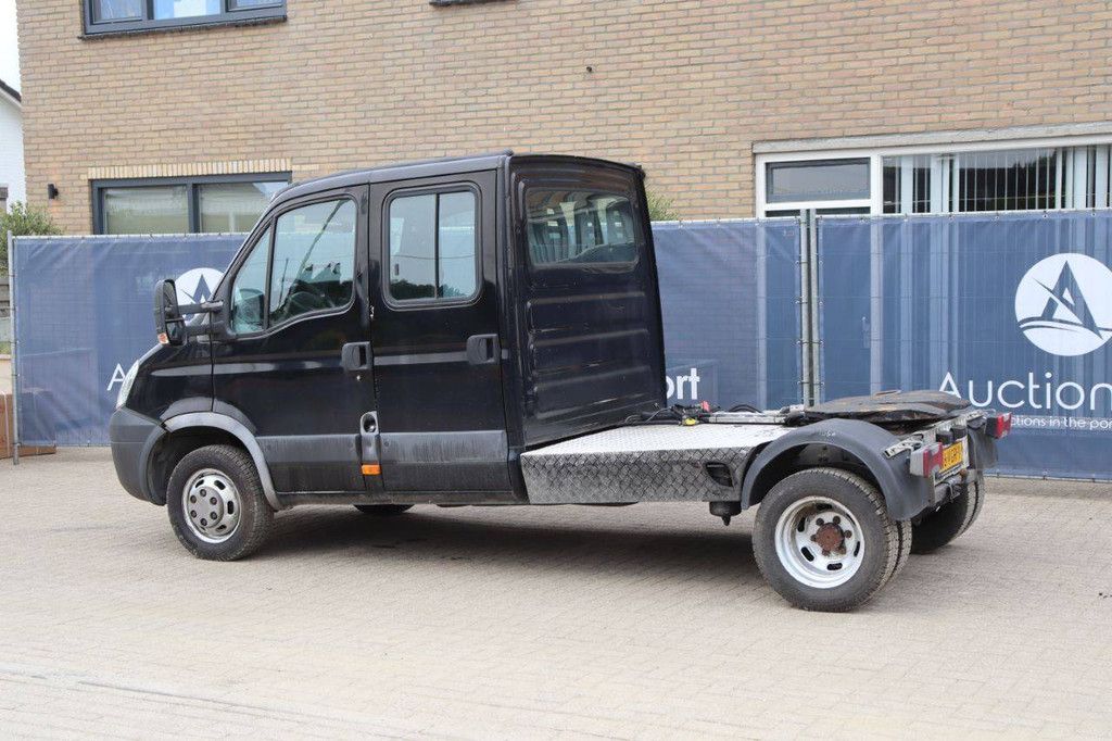 Fahrgestell mit Fahrerhaus Iveco 40C18 Diesel 177 PS 2007