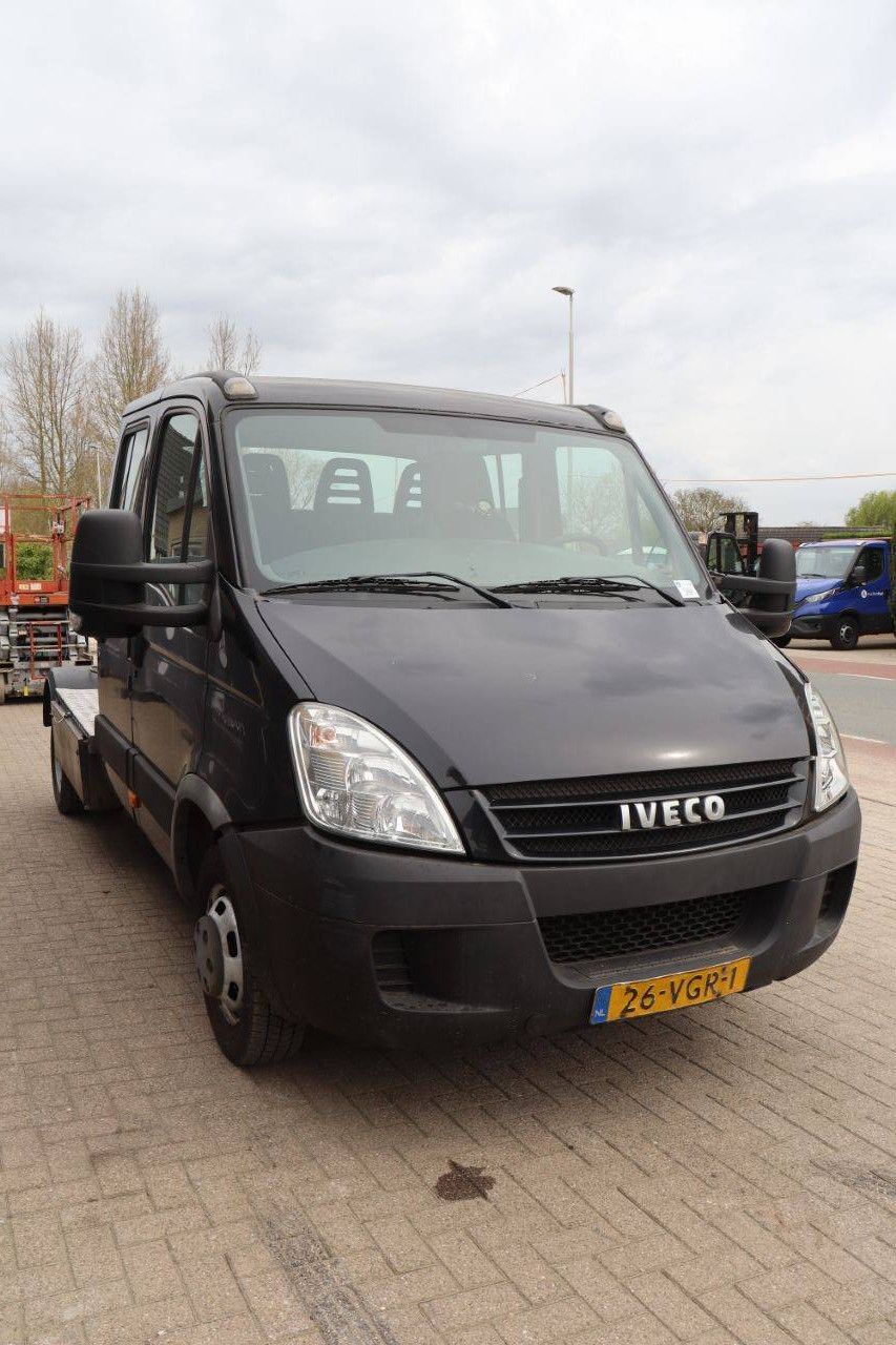 Fahrgestell mit Fahrerhaus Iveco 40C18 Diesel 177 PS 2007