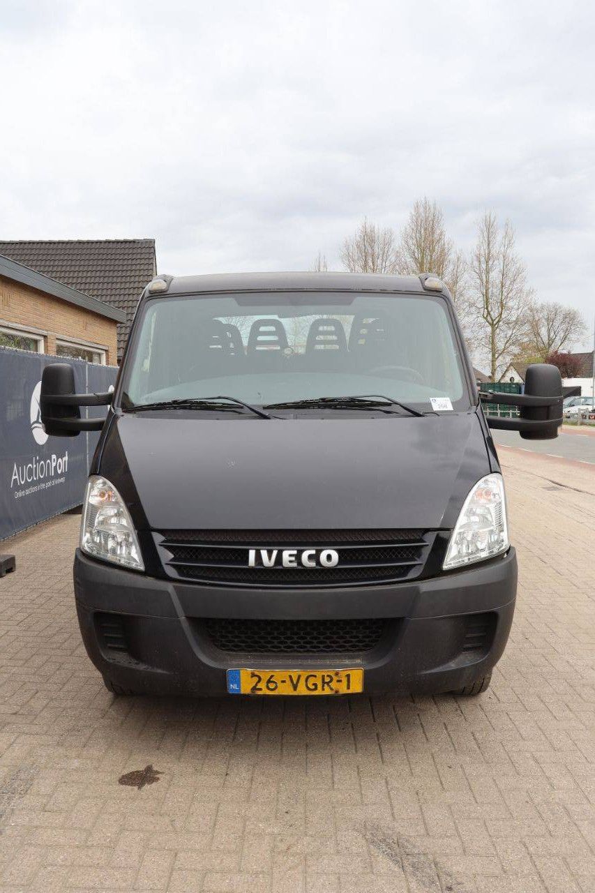 Fahrgestell mit Fahrerhaus Iveco 40C18 Diesel 177 PS 2007