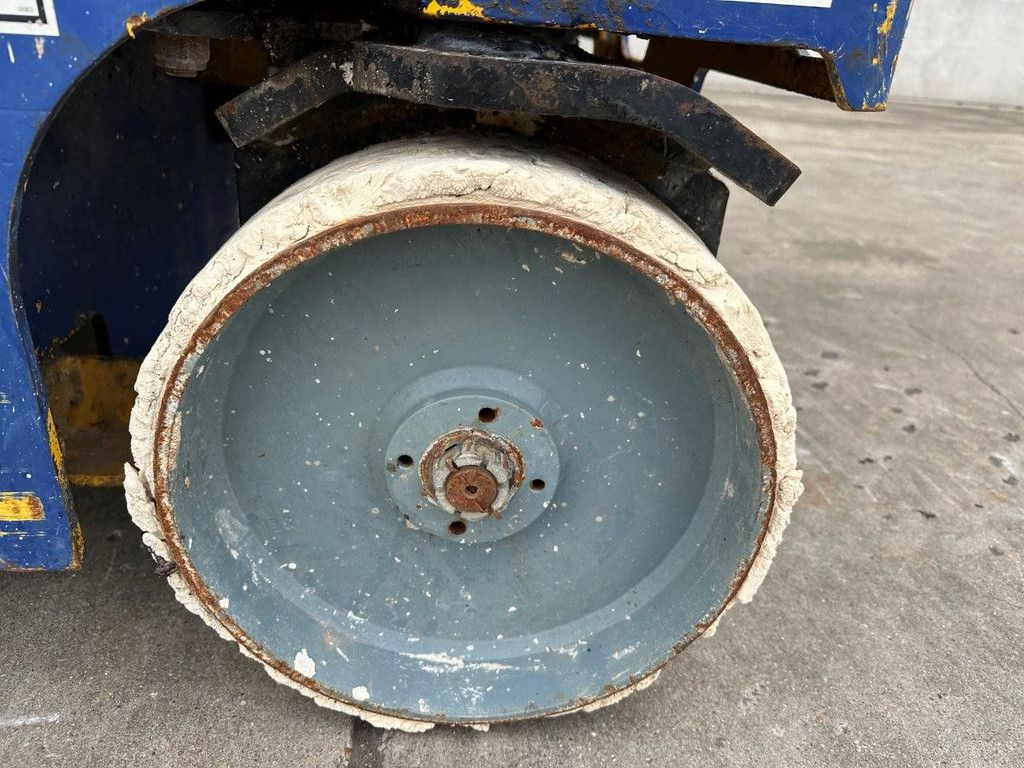 Scherenbühne: Haulotte Compact 10 Battery 2002