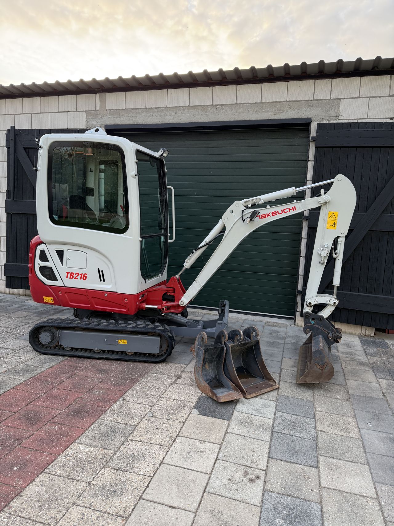 Takeuchi TB216 | 2024 | slechts 310 uur! minigraver graafmachine