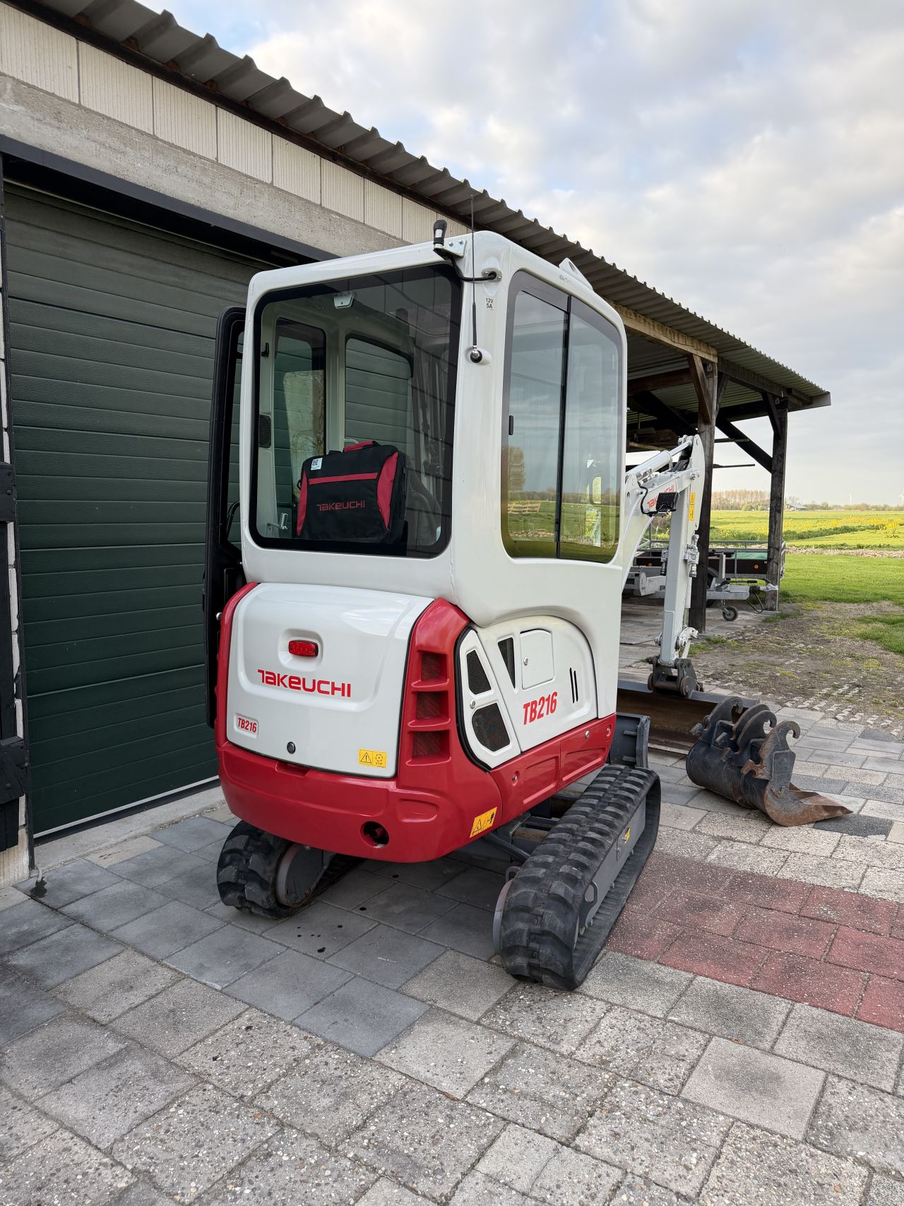 Takeuchi TB216 | 2024 | slechts 310 uur! minigraver graafmachine