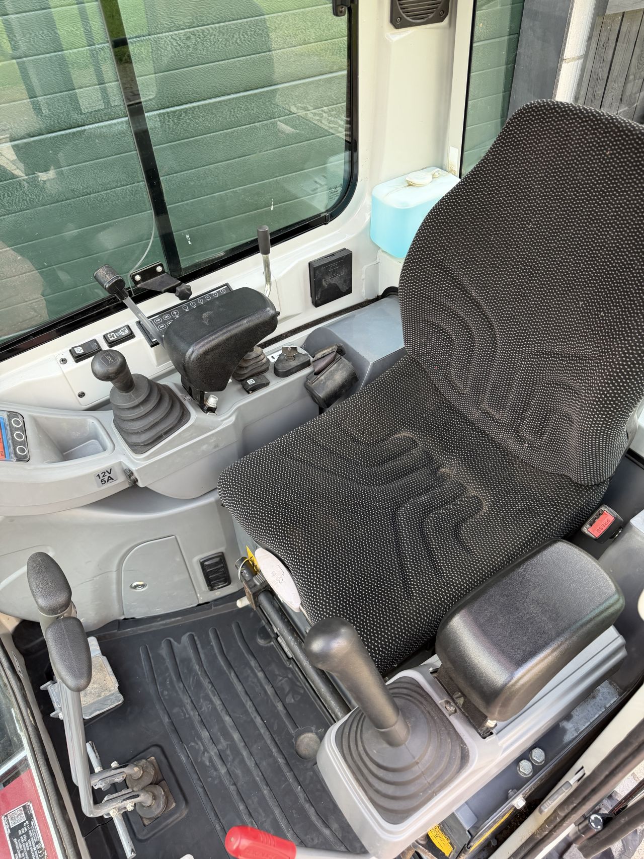 Takeuchi TB216 | 2024 | slechts 310 uur! minigraver graafmachine