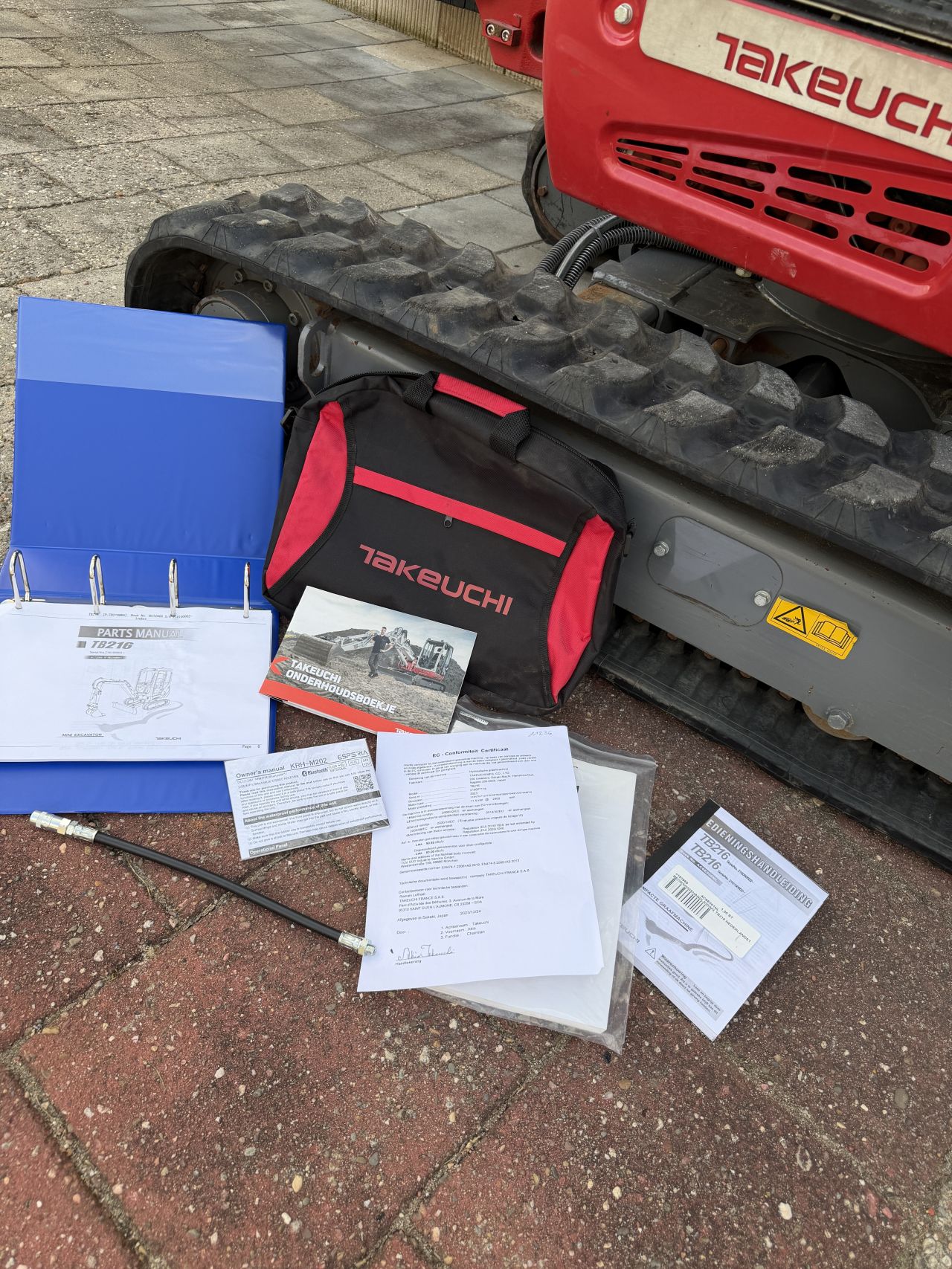 Takeuchi TB216 | 2024 | slechts 310 uur! minigraver graafmachine