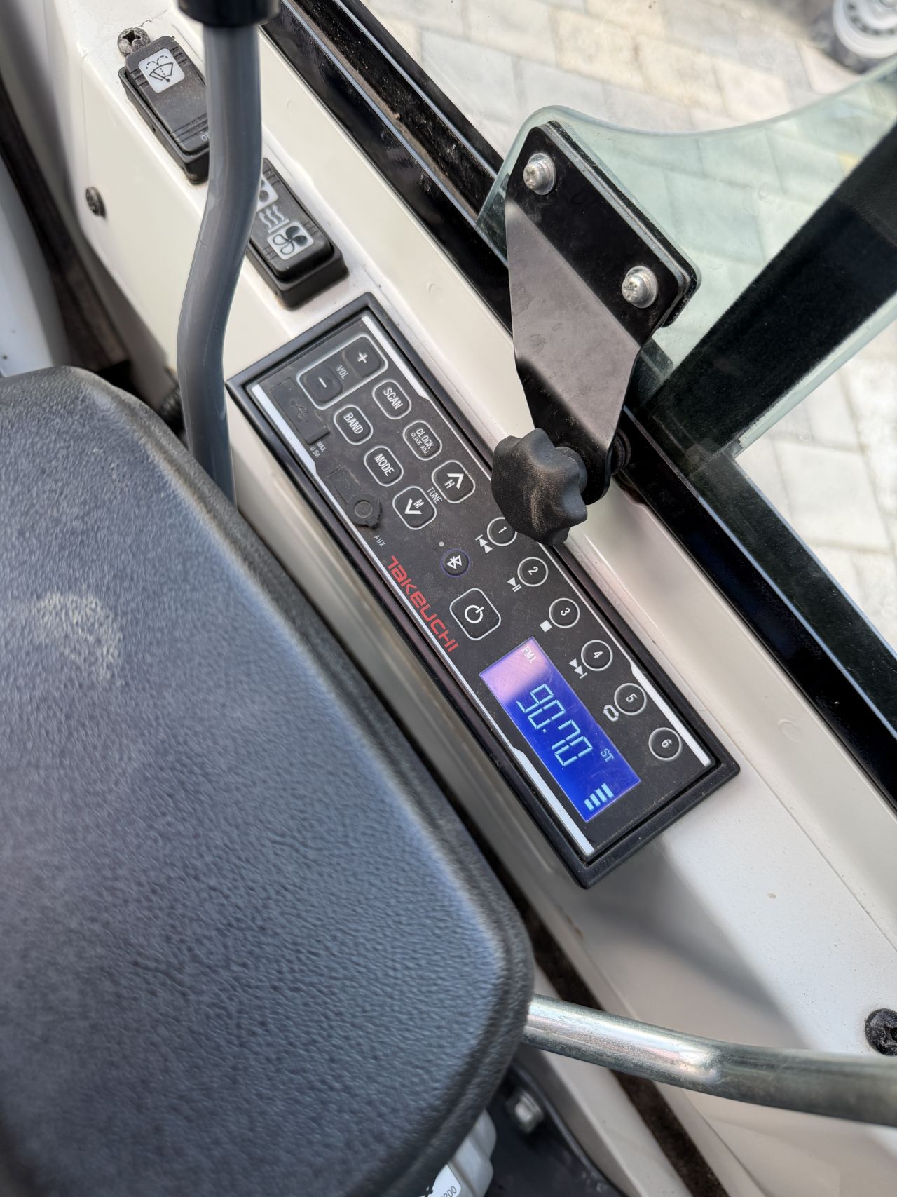 Takeuchi TB216 | 2024 | slechts 310 uur! minigraver graafmachine