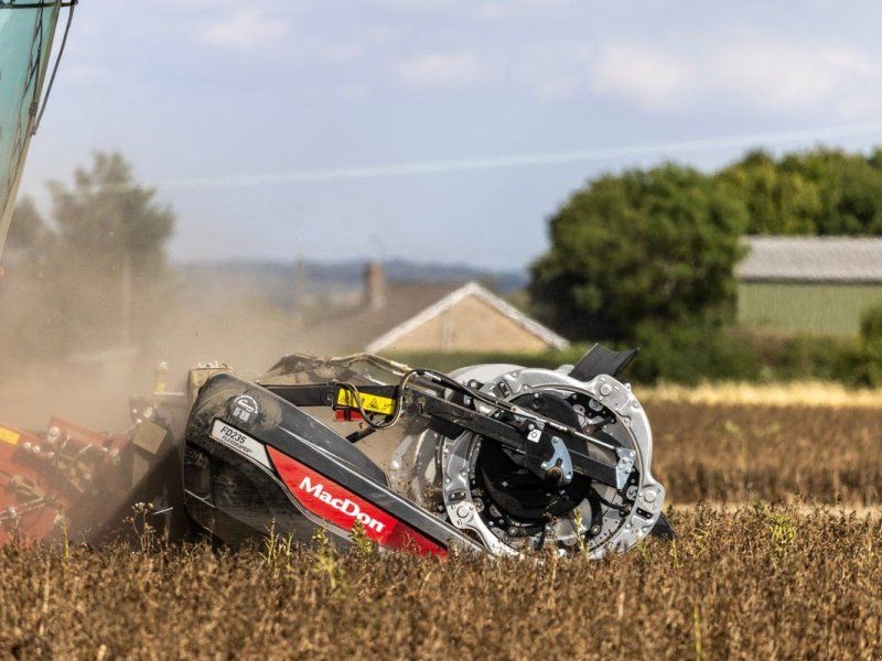 MacDon FD235 10.6m