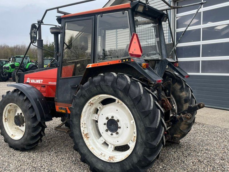 Valmet 805 GLOX med skovinddækning