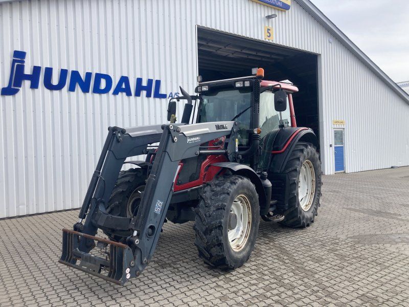 Valtra N123 MED FRONTLÆSSER