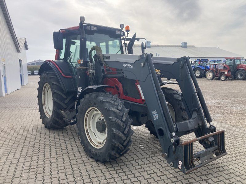 Valtra N123 MED FRONTLÆSSER