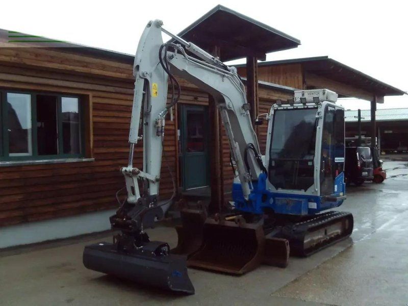 Takeuchi tb 260 ( 5.735kg ) hydr. sw + 3 löffel