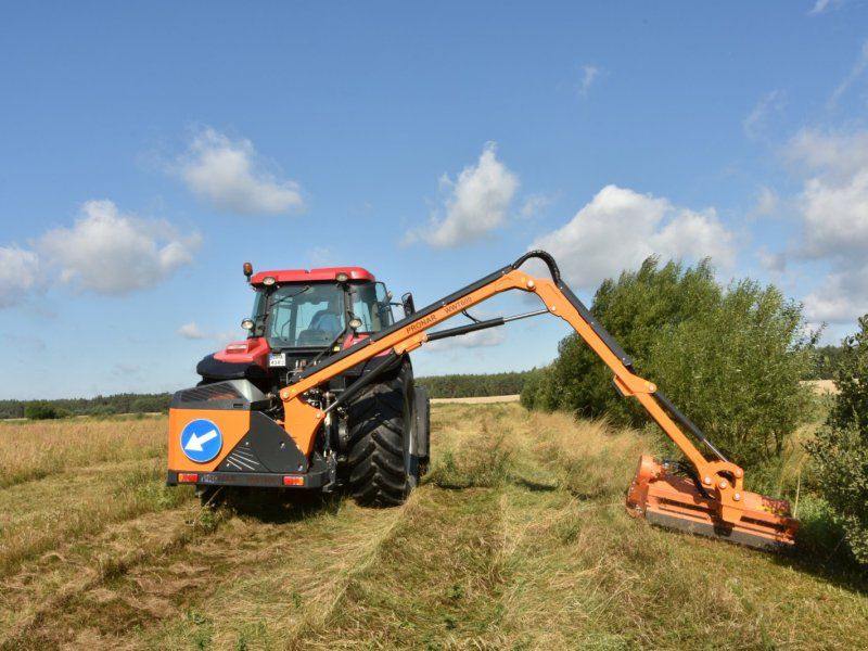 Pronar WWT Auslege Mulchkf Astschere Astsäge