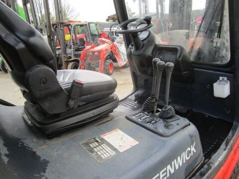 Linde H25D-03 Tripl-Freihub + Seitenschieber