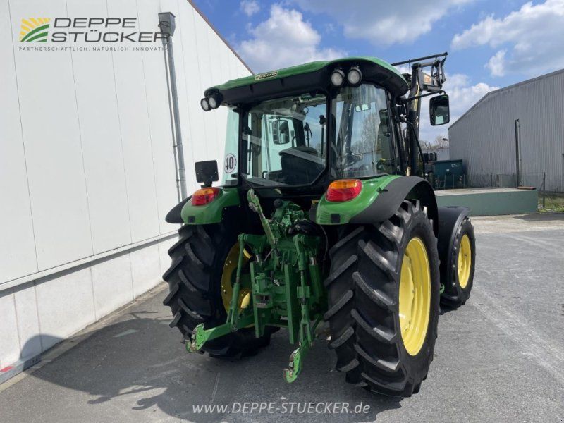 John Deere 5720