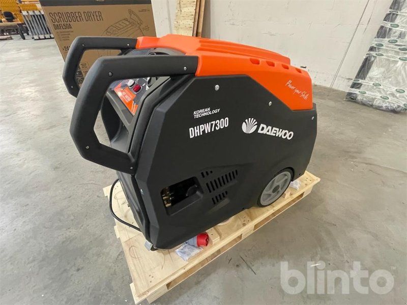 Daewoo DHOW7300