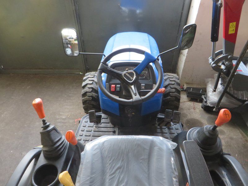 Solis 26 9+9 + Industriebereifung breit + Straßenzulassung