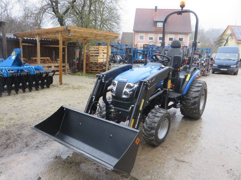 Solis 26 9+9 mit Alö Quicke C12s Frontlader + Schaufel + Straßenzulass