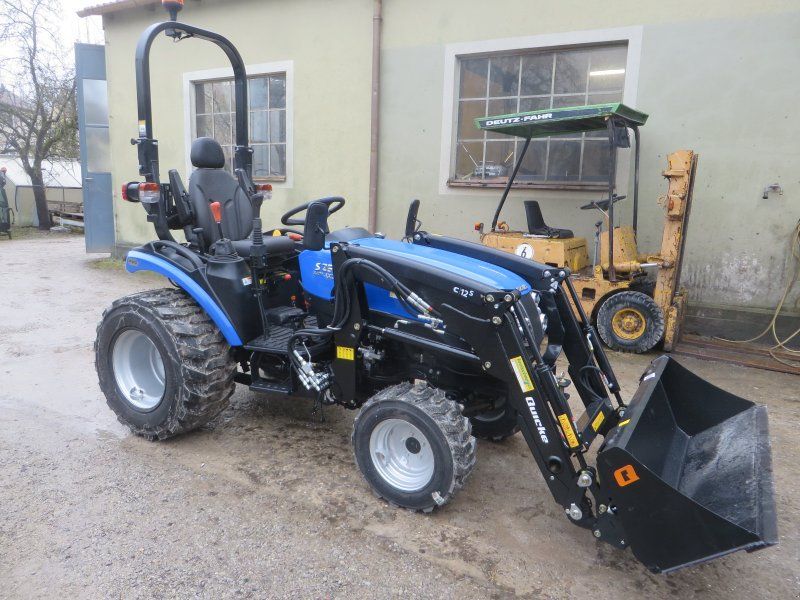 Solis 26 9+9 mit Alö Quicke C12s Frontlader + Schaufel + Straßenzulass