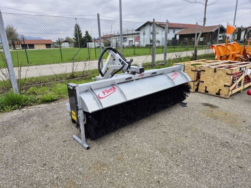Fliegl KEHRMASCHINE TYP 700 23