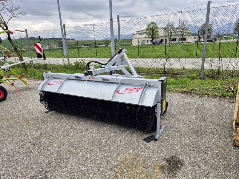 Fliegl KEHRMASCHINE TYP 700 23