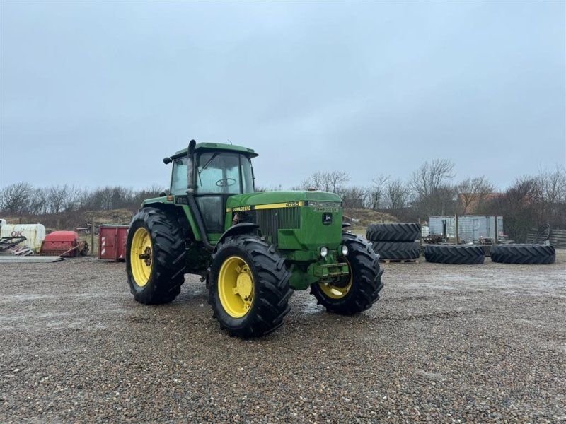 John Deere 4755