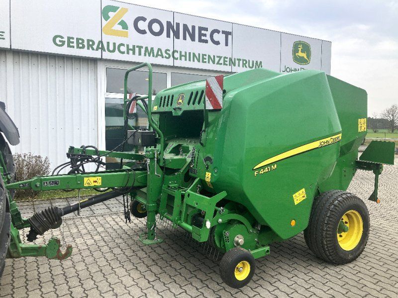 John Deere F441M