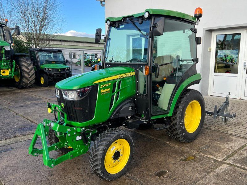 John Deere 2032R Kompaktschlepper