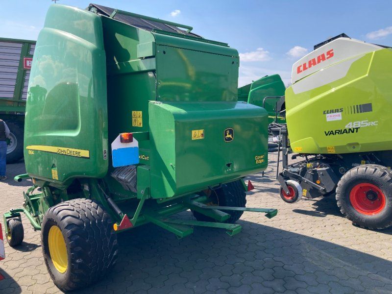 John Deere 864