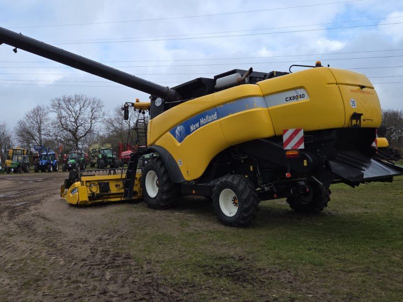 New Holland CX 8040