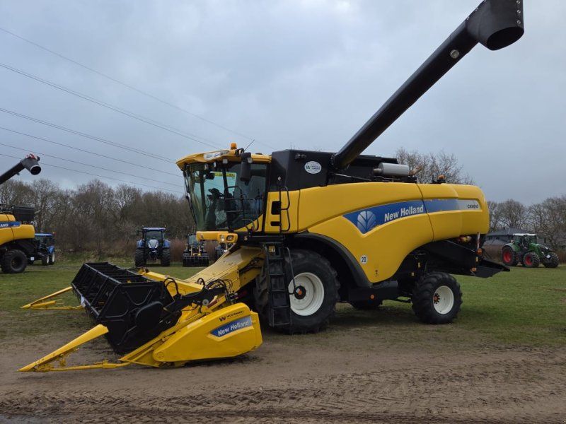 New Holland CX 8040