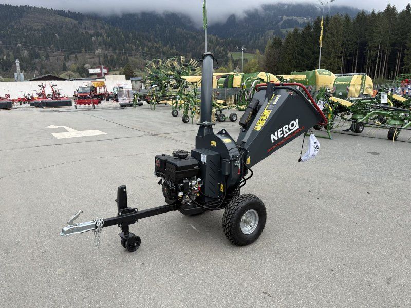 SH-150 PRO mobiler Häcksler bis zu 12cm Äste
