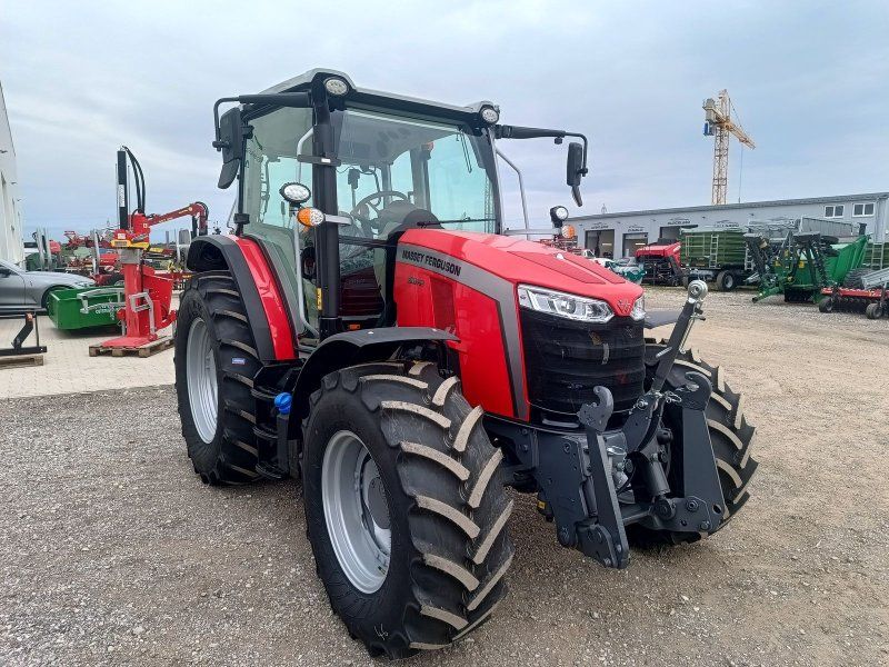 Massey Ferguson 5M.115